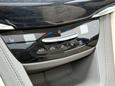 Certified 2022 Cadillac XT6 Premium Luxury AWD/4WD image 24