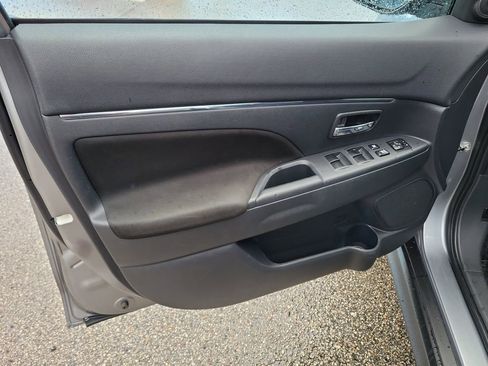 Used 2023 Mitsubishi Outlander Sport ES AWD/4WD image 17