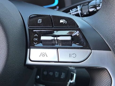 Used 2026 Hyundai Elantra SE FWD image 7