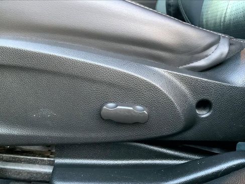 Used 2020 Chevrolet Sonic Premier image 33