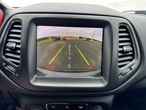 Used 2020 Jeep Compass Trailhawk AWD/4WD image 17