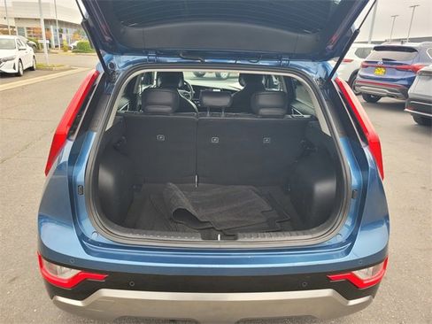Used 2023 Kia Niro EX Touring image 11