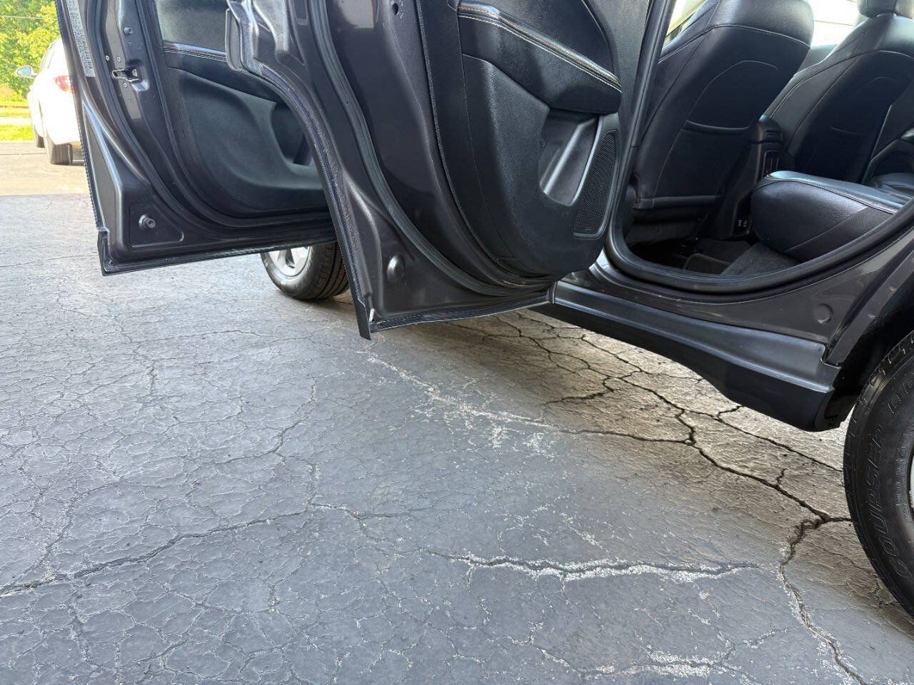 Used 2019 Jeep Compass Latitude w/ Cold Weather Group AWD/4WD image 7