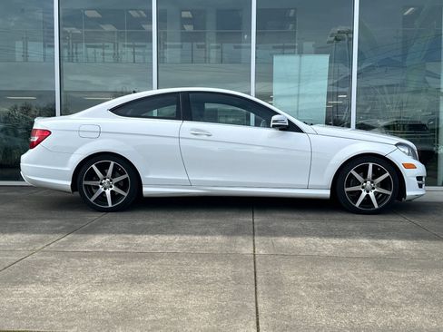 Used 2015 Mercedes-Benz C 250 Coupe image 2
