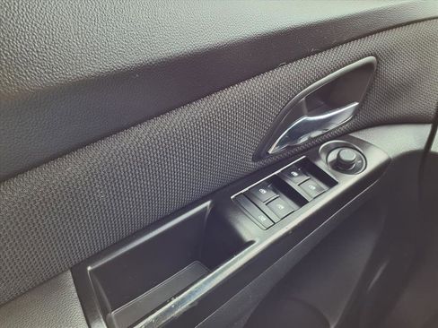 Used 2014 Chevrolet Cruze LT image 17
