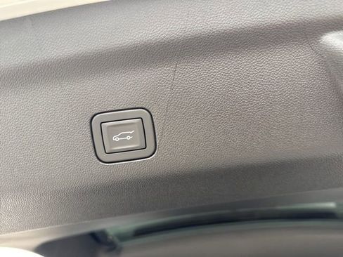 New 2026 GMC Yukon XL Elevation AWD/4WD image 12