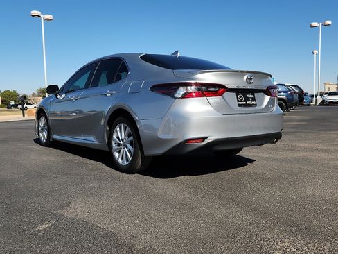 Used 2023 Toyota Camry LE image 5