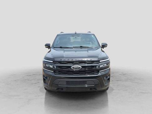 Used 2023 Ford Expedition Limited AWD/4WD image 3