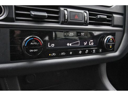 Used 2024 Nissan Pathfinder S FWD image 27