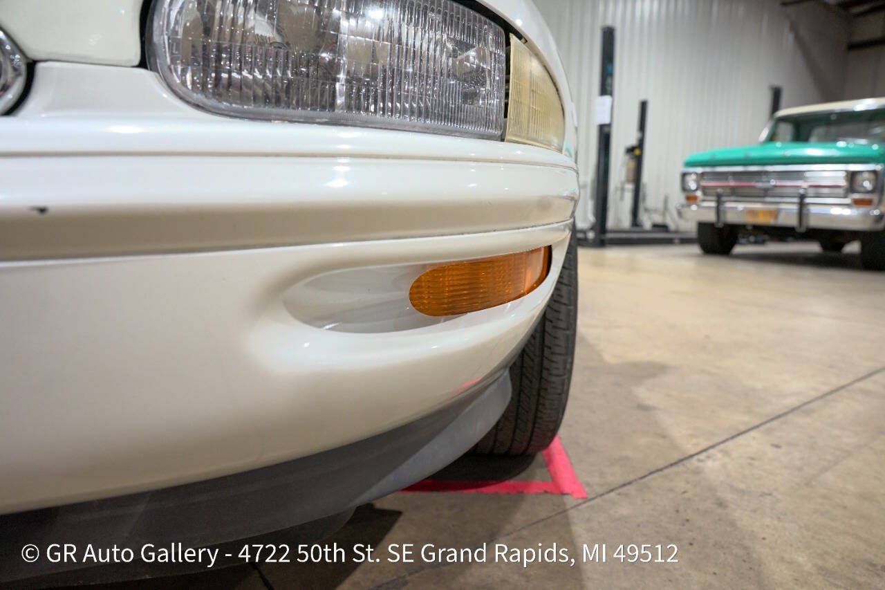 Used 1998 Buick Riviera Supercharged Coupe FWD image 39