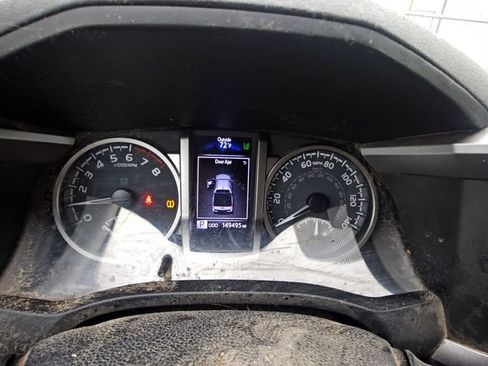 Used 2022 Toyota Tacoma SR5 RWD image 10