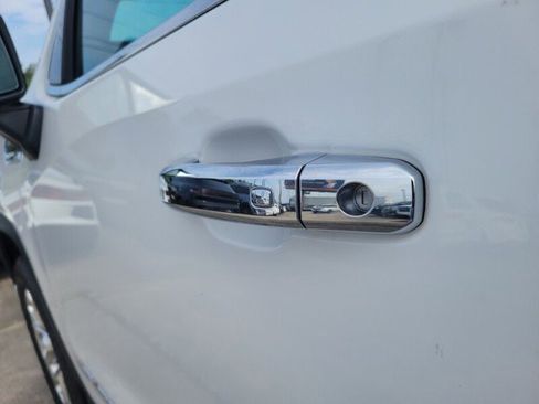 Used 2020 GMC Sierra 1500 SLT w/ SLT Premium Plus Package AWD/4WD image 9