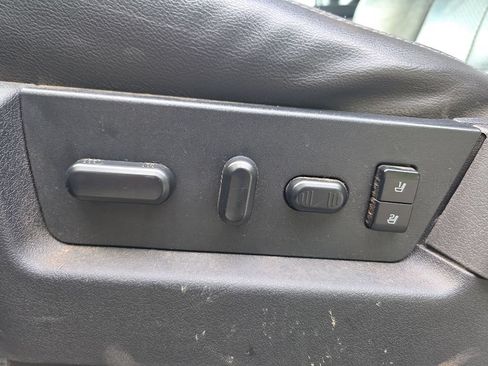 Used 2014 Ford F150 Lariat w/ Equipment Group 502A Luxury AWD/4WD image 21