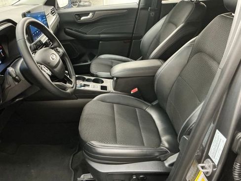 Used 2025 Ford Escape Base image 12