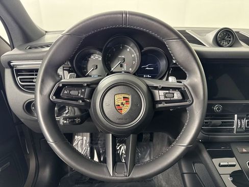 Certified 2024 Porsche Macan AWD/4WD image 36