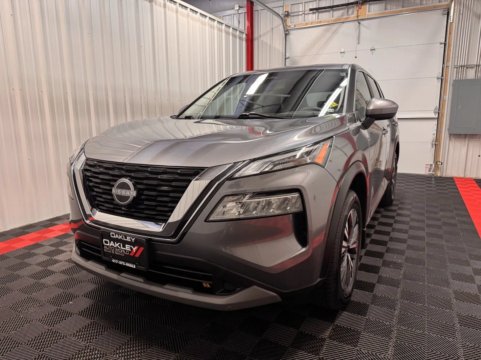 Used 2023 Nissan Rogue SV AWD/4WD image 9