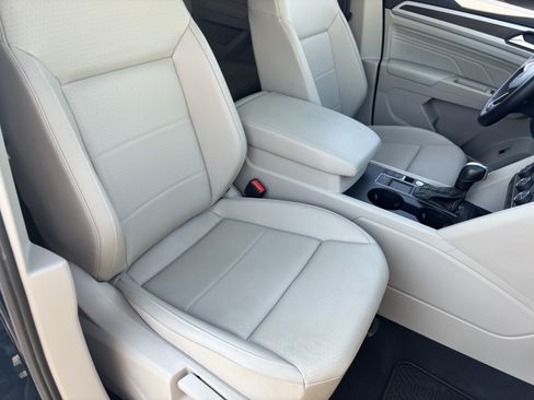 Used 2021 Volkswagen Atlas SE w/ Panoramic Sunroof Package FWD image 8