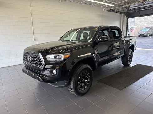 Certified 2023 Toyota Tacoma Limited w/ Nightshade Package AWD/4WD image 4