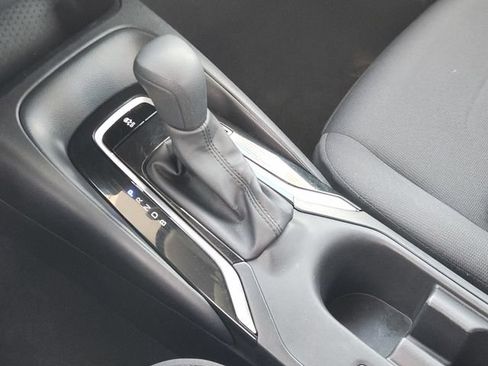 Used 2025 Toyota Corolla LE FWD image 16