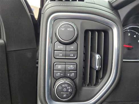 Used 2022 Chevrolet Silverado 2500 LTZ w/ LTZ Convenience Package image 32