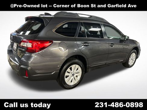 Used 2019 Subaru Outback 2.5i Premium AWD/4WD image 5