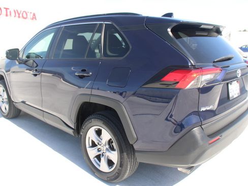 Certified 2022 Toyota RAV4 XLE w/ Convenience Package FWD image 5