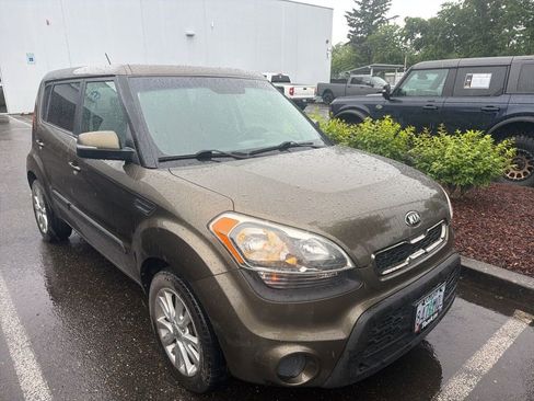 Used 2013 Kia Soul + FWD image 1