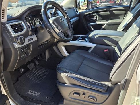Used 2017 Nissan Titan PRO-4X image 9