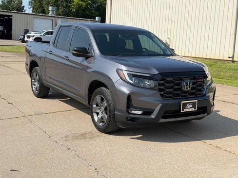 Used 2025 Honda Ridgeline TrailSport image 1