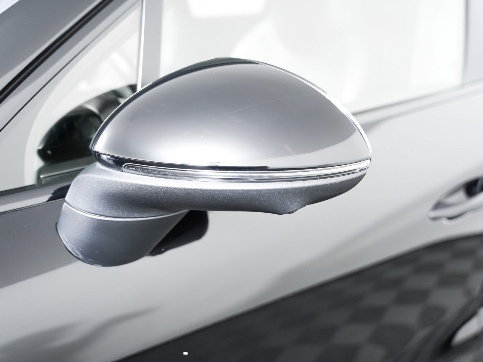 Certified 2024 Porsche Cayenne Coupe AWD/4WD image 28