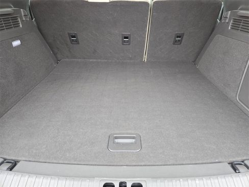 Used 2023 Lincoln Nautilus FWD w/ Premium Package image 31