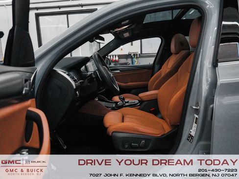 Used 2025 BMW X4 M40i w/ Premium Package image 30