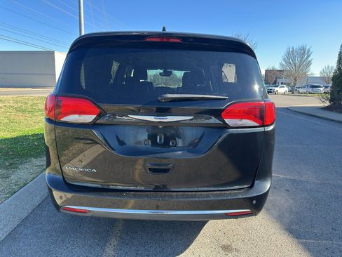 Used 2020 Chrysler Pacifica Touring-L Plus w/ Tire & Wheel Group image 5