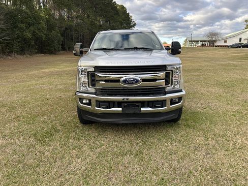 Used 2017 Ford F250 XLT w/ XLT Value Package image 3