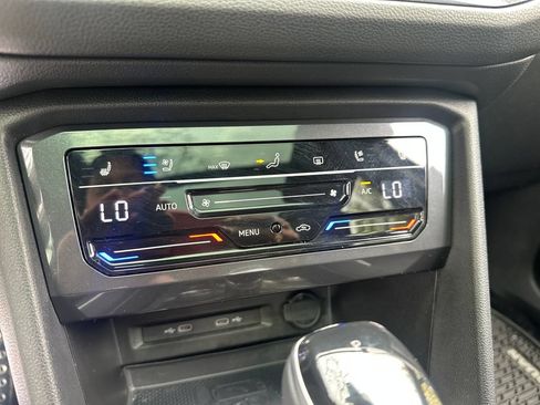 Certified 2022 Volkswagen Tiguan SEL R-Line AWD/4WD image 11