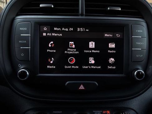Used 2025 Kia Soul LX w/ LX Technology Package FWD image 29