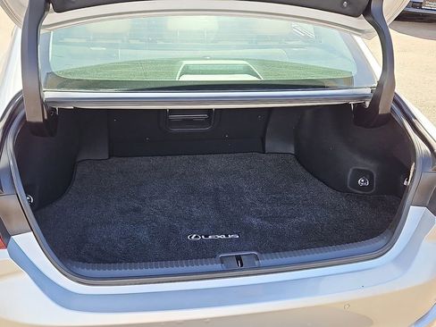 Used 2019 Lexus ES 350 Ultra Luxury w/ Accessory Package image 8