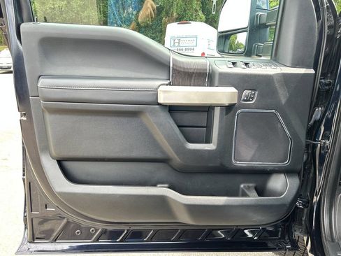 Used 2021 Ford F250 Lariat w/ Lariat Value Package AWD/4WD image 9