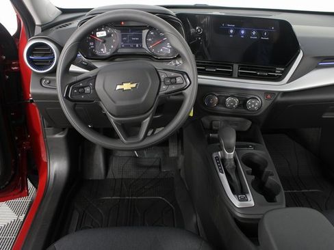 New 2026 Chevrolet Trax LS image 11