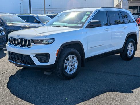 New 2025 Jeep Grand Cherokee Laredo w/ Luxury Tech Group I image 5