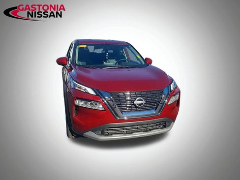 Used 2023 Nissan Rogue SV image 14