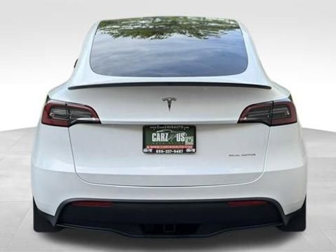 Used 2024 Tesla Model Y Long Range AWD/4WD image 8