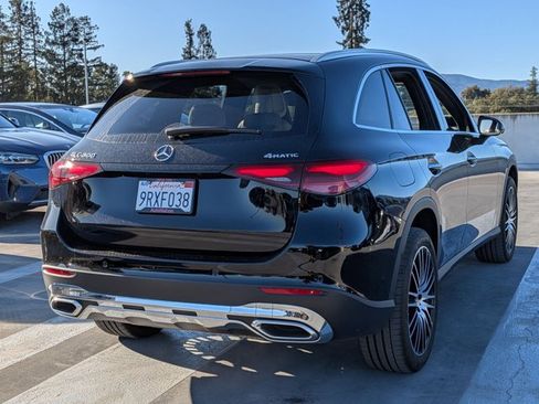 Used 2024 Mercedes-Benz GLC 300 4MATIC image 5