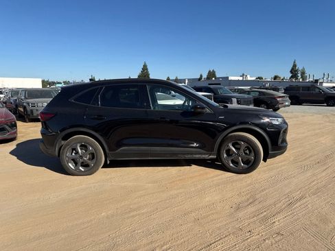 Used 2025 Ford Escape ST-Line Select AWD/4WD image 4