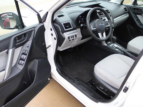 Used 2018 Subaru Forester 2.5i Premium image 12