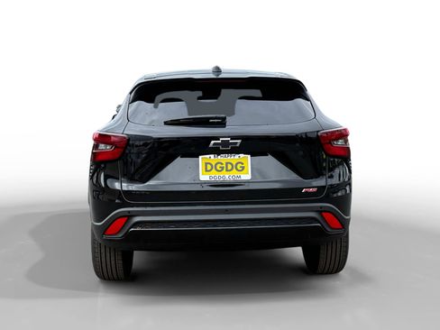 New 2026 Chevrolet Trax RS w/ Driver Confidence Package FWD image 4