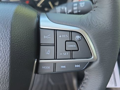 New 2026 Toyota Sienna XLE FWD image 19
