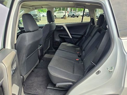 Used 2017 Toyota RAV4 XLE AWD/4WD image 22