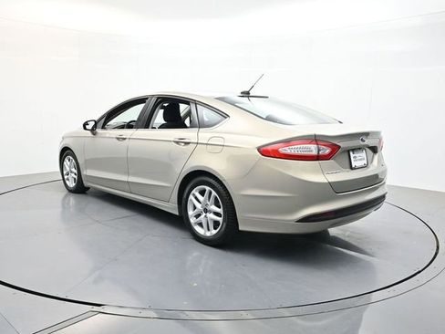 Used 2016 Ford Fusion SE FWD image 5