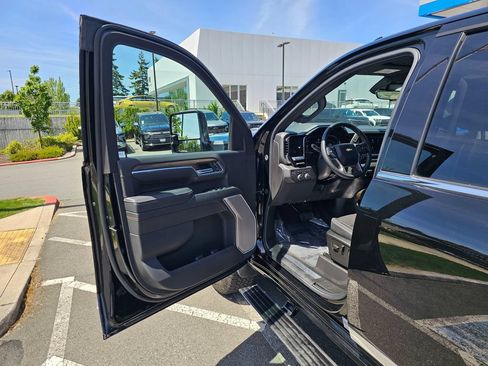 Used 2025 Chevrolet Silverado 2500 High Country w/ High Country Premium Package AWD/4WD image 20